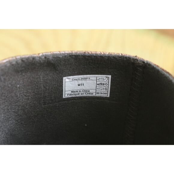 New Crocs Clogs Womens Sz11 Triple Dual Comfort Tooled Brown Shoes Flats Comfort - Picture 8 of 8